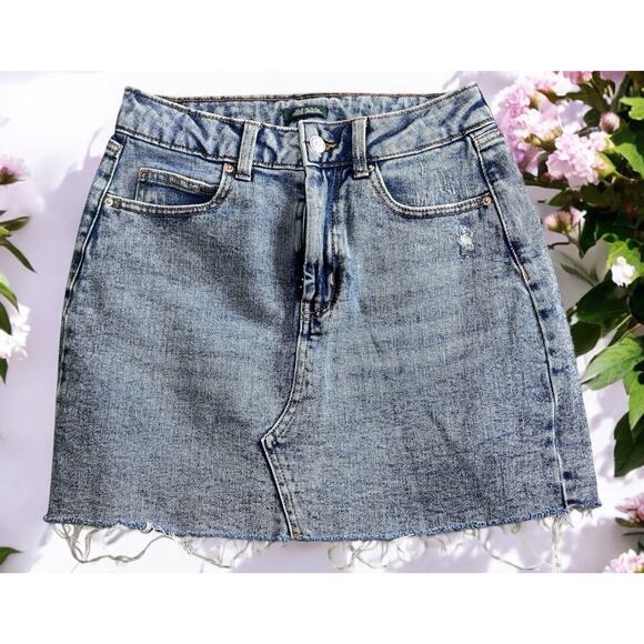 wild fable Dresses & Skirts - Wild Fable Denim Jeans Skirt Sz 6 Casual Medium Blue Wash Distressed Raw Hem